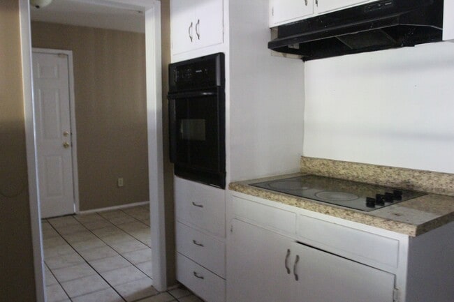 Photo - 2011 W Broad Ave