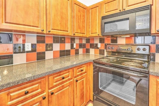 800 E Baker St