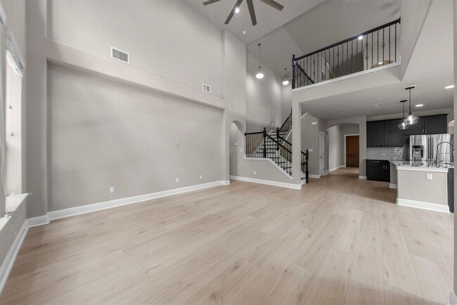 4401 Trinity Woods St