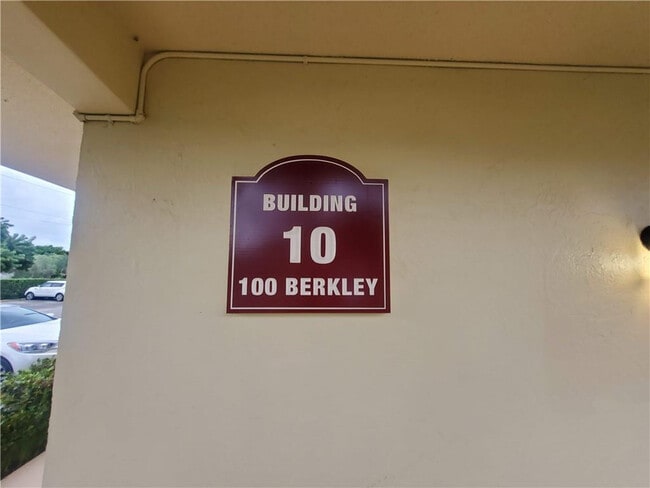 Photo - 100 Berkley Rd Unidad 109