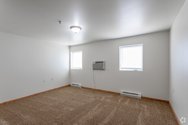 3BR, 2BA - 1,134SF