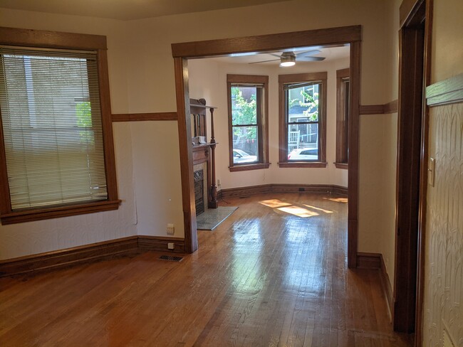 Dining Room/Living Room - 3733 N Greenview Ave Apartments Unit 1