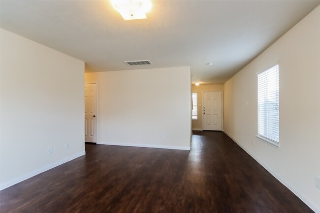 Photo - 2203 Barnack Ct