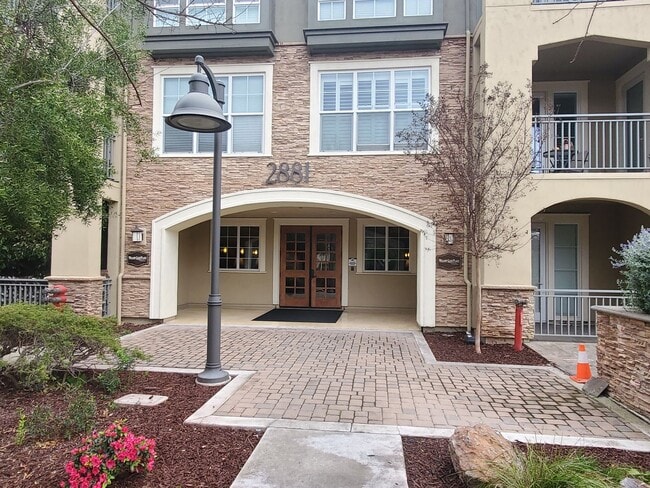 Building Photo - 2881 Meridian Ave