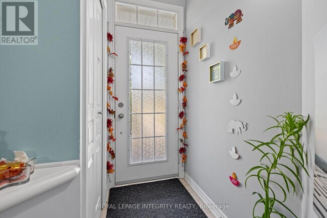 Photo - 270 Kinghaven Cres