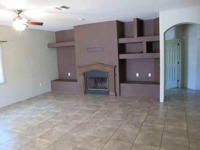 Photo - 1305 E Linden St