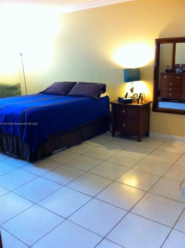 Photo - 10865 SW 112th Ave Unit MARITZA