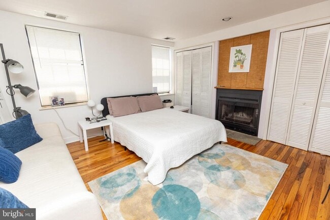 Photo - 1915 Pemberton St Apartment Unit 3