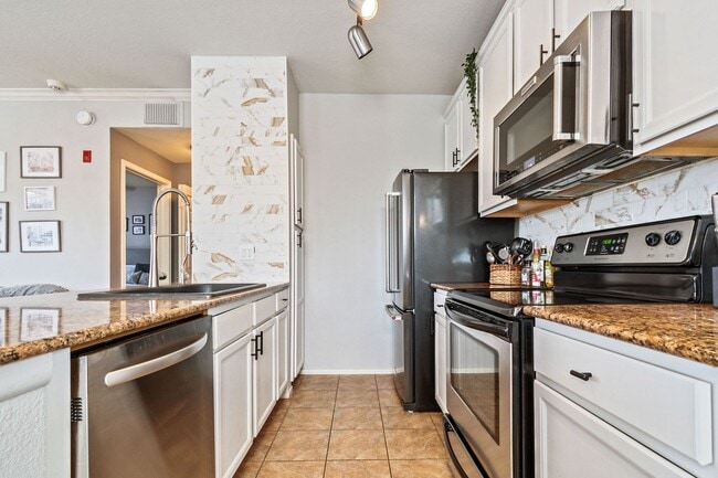 Photo - Stunning 1 Bed 1 Bath in Northern Scottsdale Unit 2126