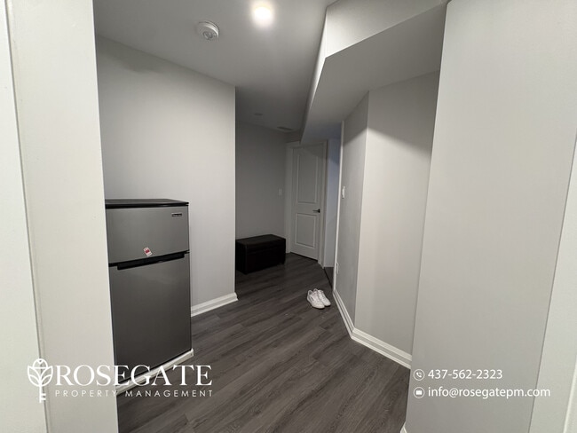 Photo - Modern 1-Bedroom Basement Apartment with In-Unit Laundry – Niagara Falls Unit 2