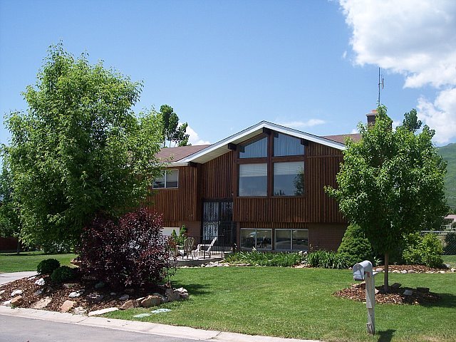 Front of House - Summer - 130 S 200 E House