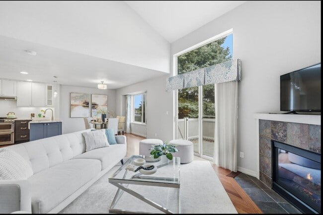 Photo - 2020 Centennial Dr