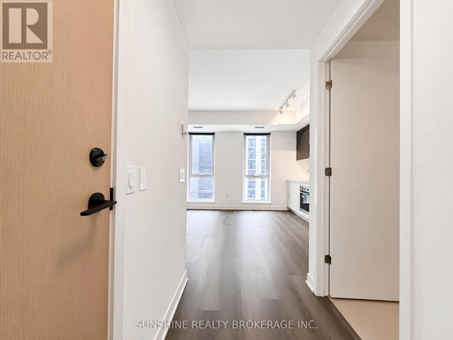 Photo - 10 Oak St Unit 609