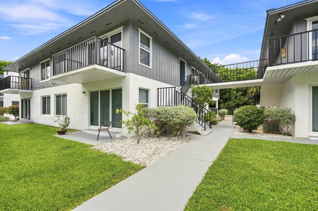 Building Photo - 1180 Carlton Ct Unit 206A