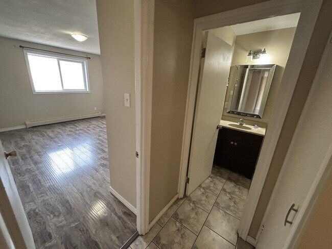 Photo - 87 Westwood Dr Unit 202