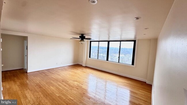 Photo - 4600 Duke St Unit 1032