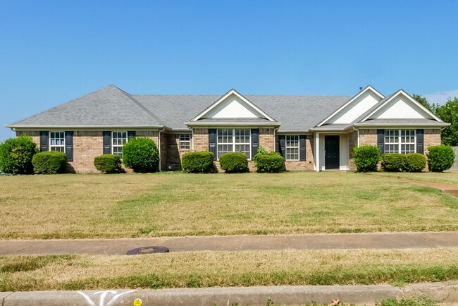 Building Photo - 2401 N Forest Hill Irene Rd Rental