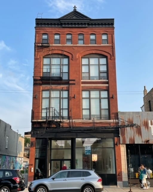 Building Photo - 1749 W Chicago Ave Unit 3R Rental