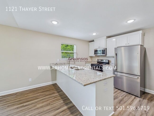 Photo - 1121 Thayer St