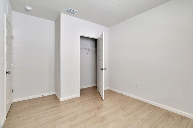 Photo - 1434 Garabaldi Cir SE