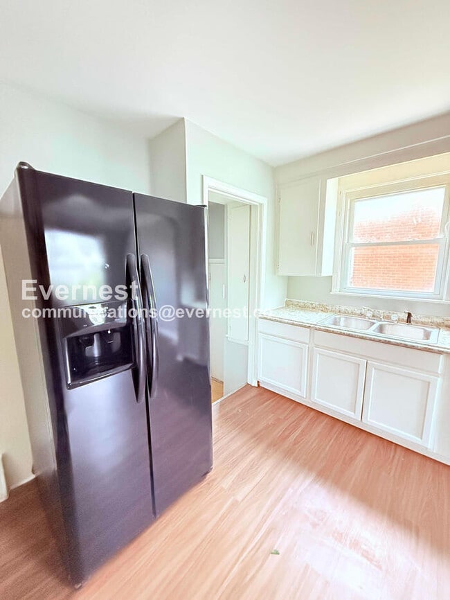 Photo - 19180 Trinity St