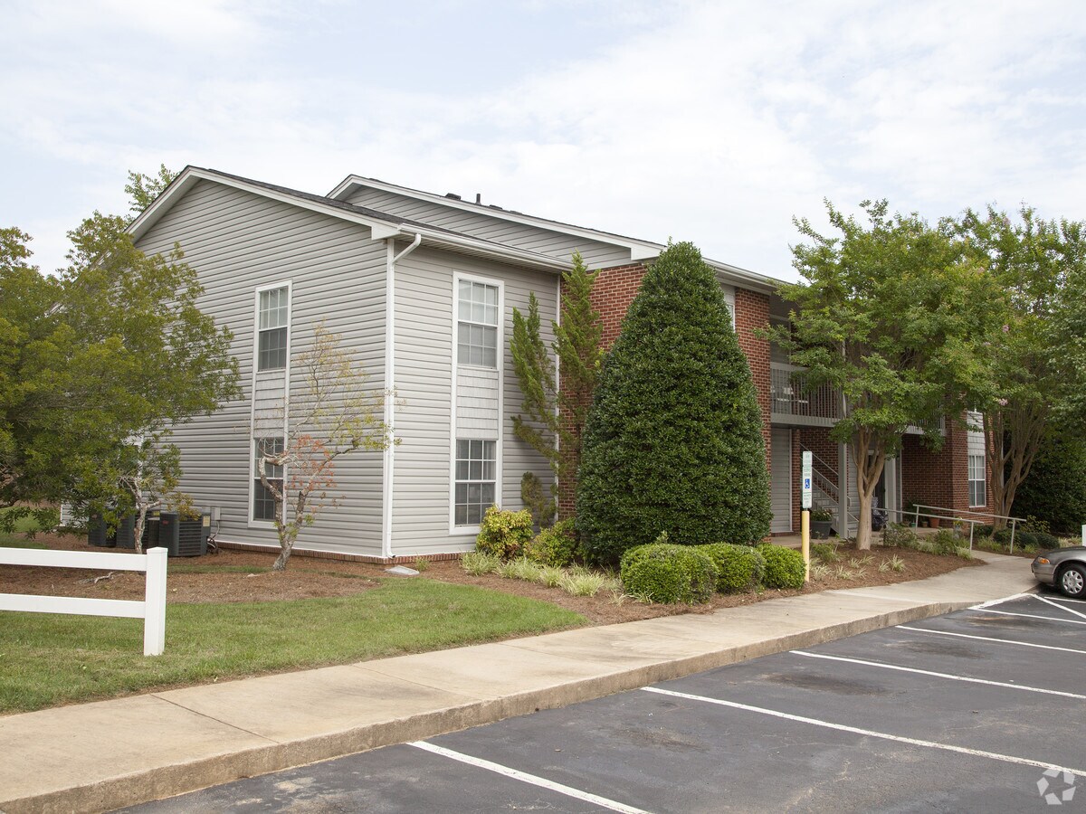 Photo - River Pointe Apartments