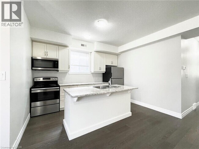 Photo - 44 FOURTH Avenue Unit# 2 LOWER