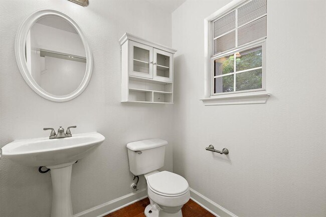 Photo - 13718 Merseyside Dr