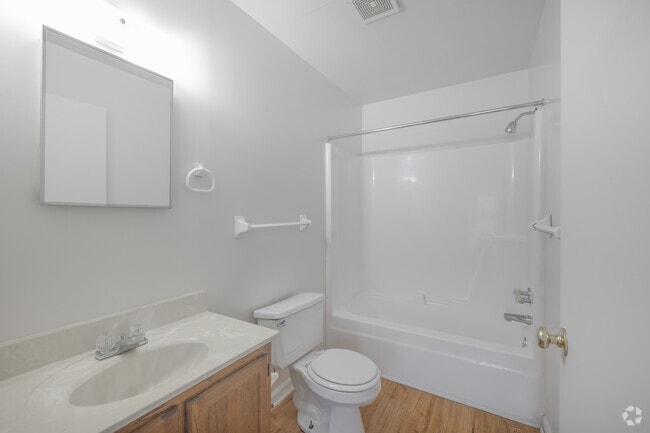 2BR, 2BR - 1,000SF - Primary Bathroom