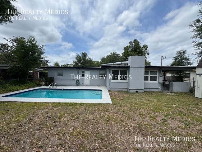 Photo - 619 Santa Fe Ln
