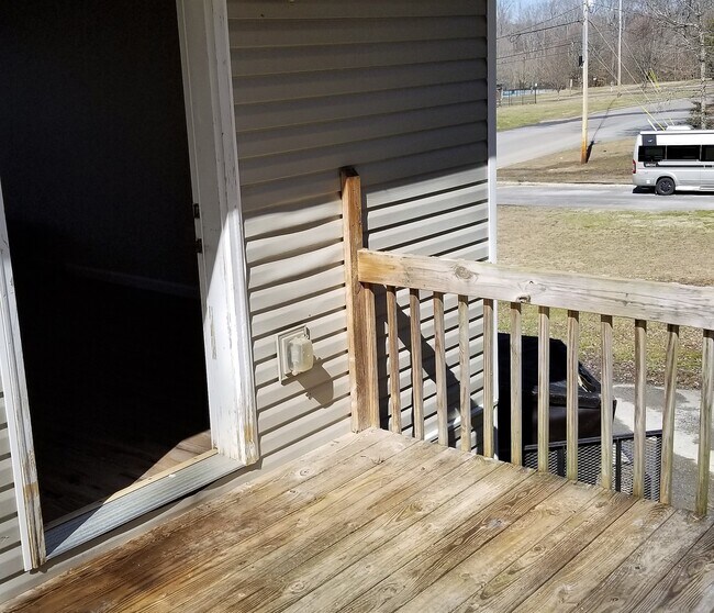 Photo - 558 Shellbark Rd