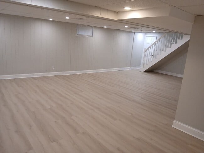 Photo - 150 Melville Ct