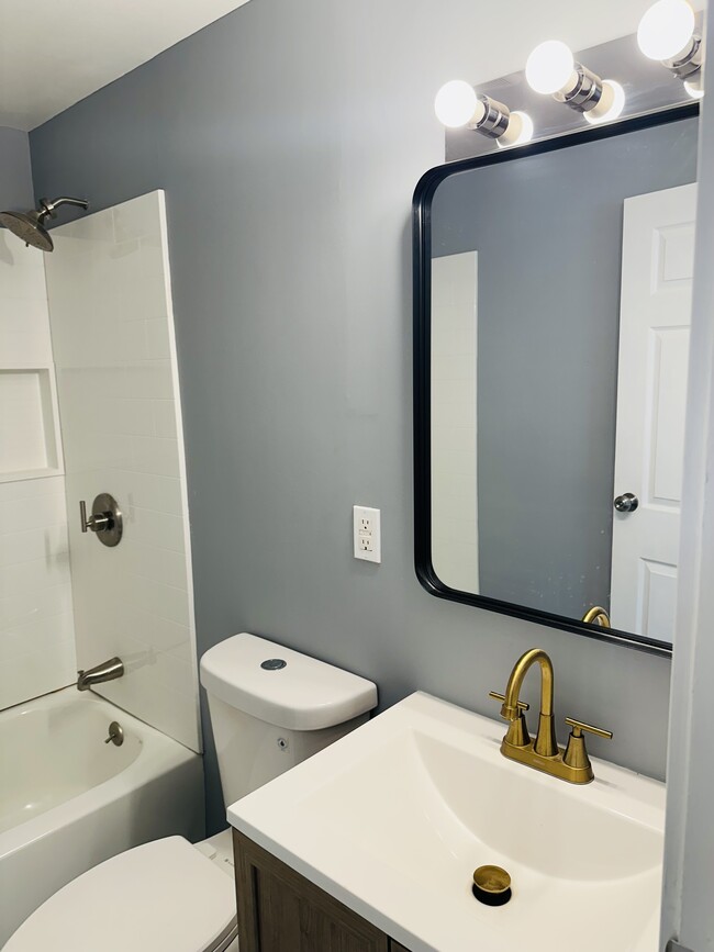 Photo - 189 Algonquin Dr