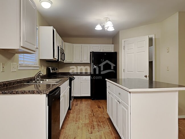 Photo - 8518 Woodcreek Dr