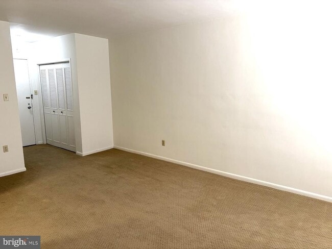 Photo - 10401 Grosvenor Pl Unit 328