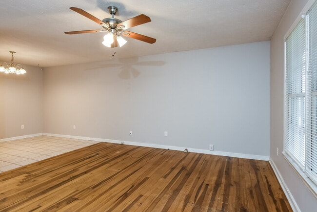 Photo - 3996 King Dr