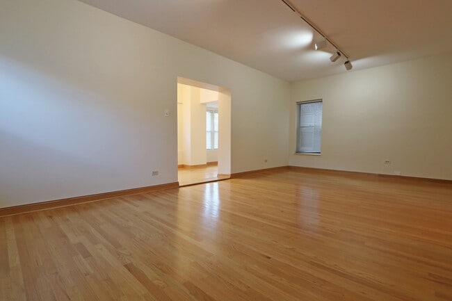 Photo - 918 W Buena Ave Unidad 1