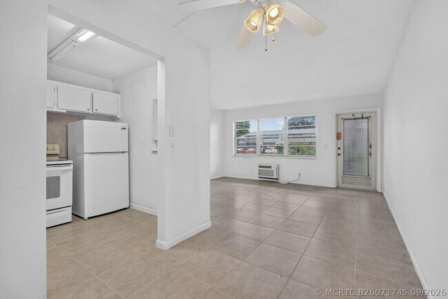 Photo - 210 Canterbury J Unit 210