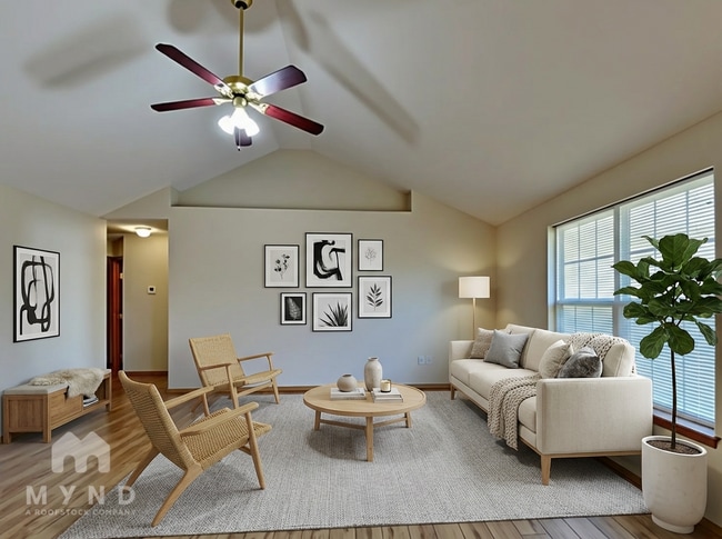 Photo - 701 N Pinewood Ave