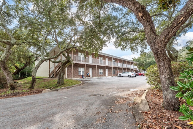 936-938 Barrow St Unit 10