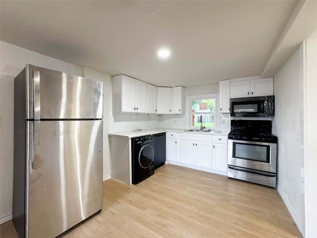 Photo - 705 Texas Ave
