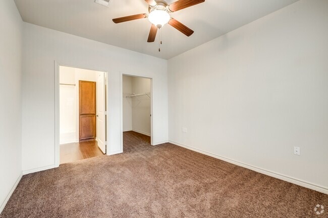 Building Photo - Majors Place Unit C1-1180 Sq. Ft. 3x2 Rental