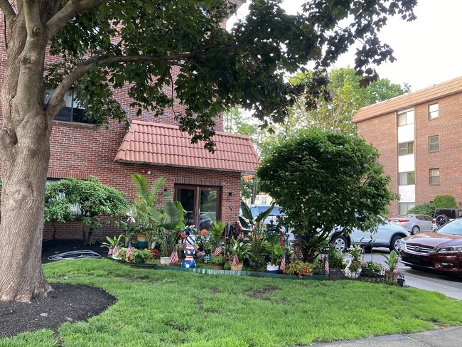 Building Photo - 8 Nahant Pl Unit #301 Rental