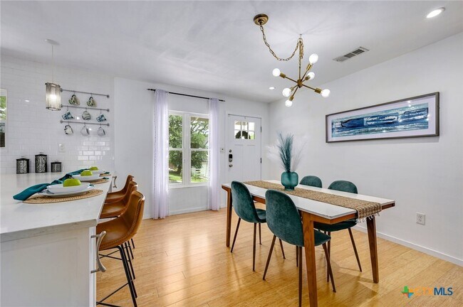Photo - 403 Krebs Ln