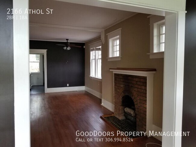 Photo - 2166 Athol St