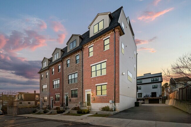 Photo - 330 Wright St