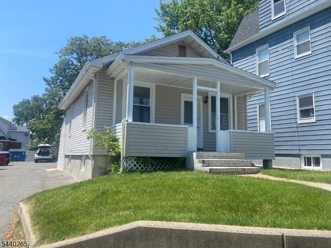 Building Photo - 1262 Liberty Ave