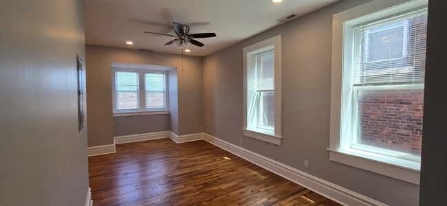 Photo - 2146-2148 Victor St. Unit 2146 3rd Flr