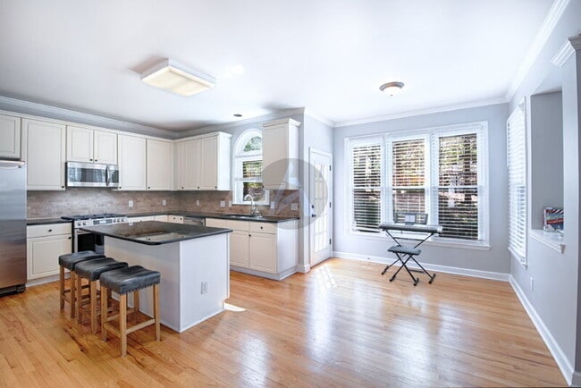 Photo - 3786 Upland Dr