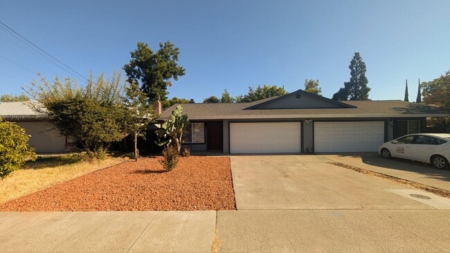 2742 Edison Ave